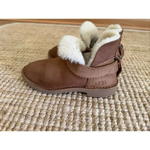 UGG Brown Ankle Boots with Cream Lining - Picture 4 of 7